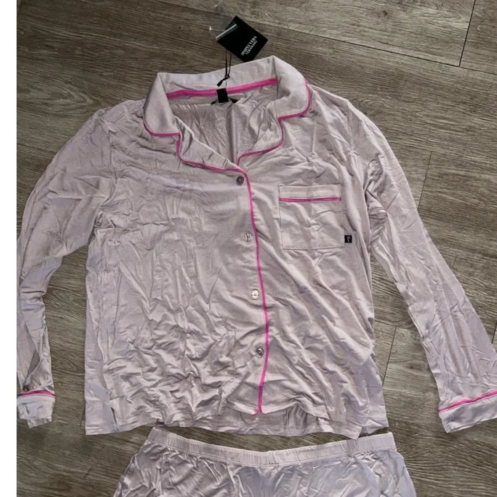 Vera Wang pajamas set - Picture 4 of 5